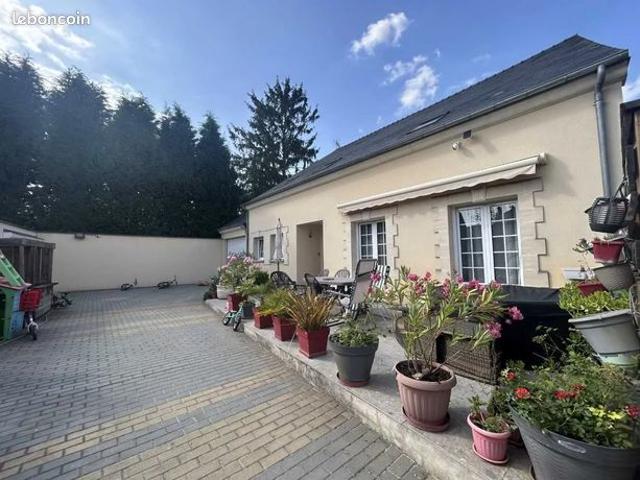 Maison 7 pièces 239 m²