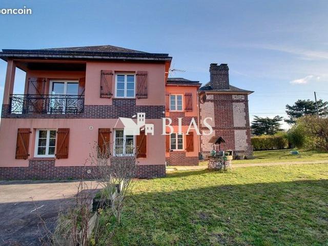 Maison 7 pièces 239 m²