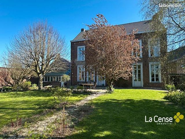Maison 7 pièces 239 m²