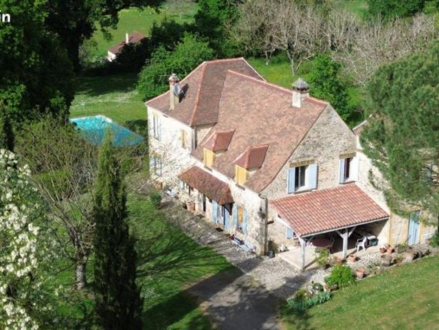 Maison 7 pièces 239 m²