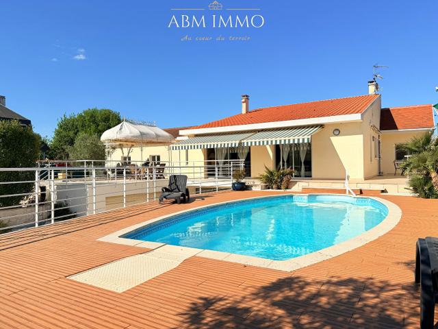 Maison 7 pièces 239 m²