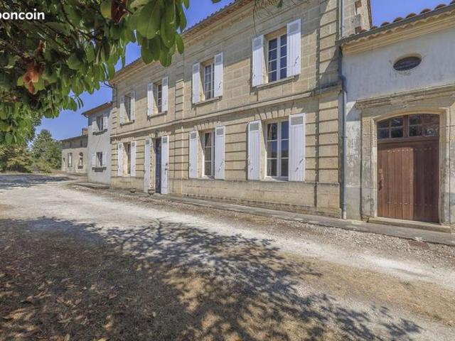 Maison 7 pièces 239 m²