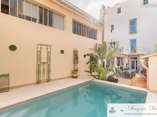 Maison 7 pièces 239 m²
