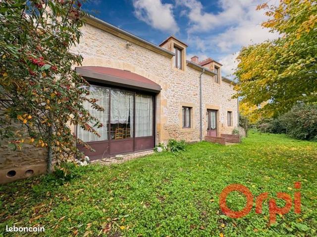 Maison 7 pièces 239 m²