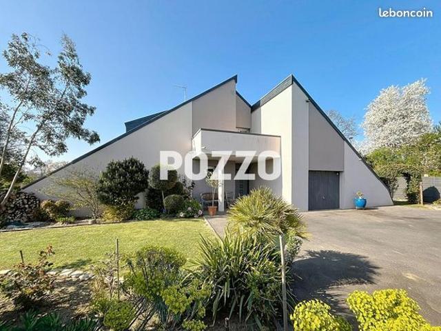 Maison 7 pièces 230 m²