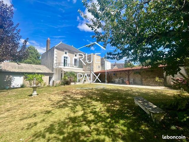Maison 7 pièces 230 m²