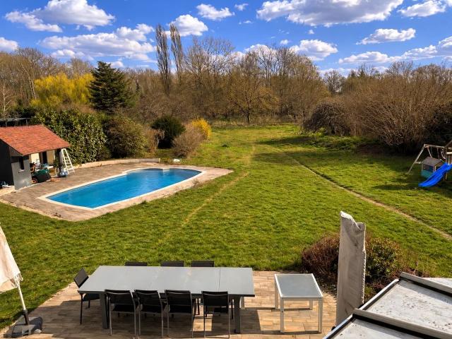 Maison 7 pièces 230 m²