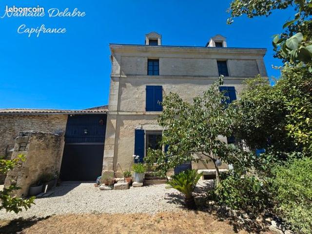 Maison 7 pièces 230 m²