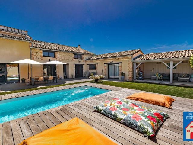 Maison 7 pièces 230 m²