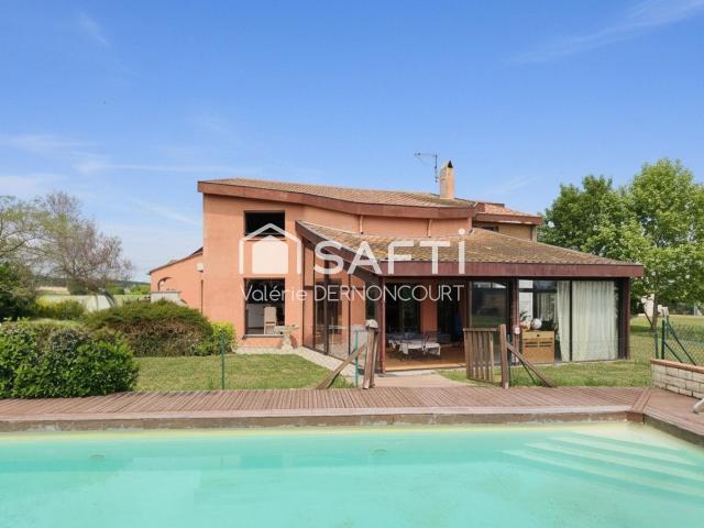 Maison 7 pièces 230 m²