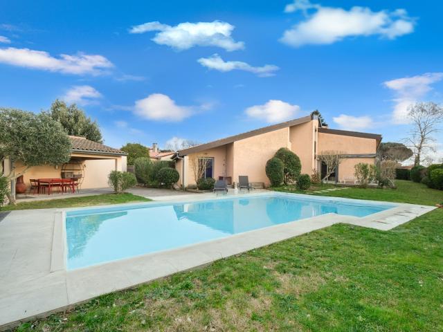 Maison 7 pièces 230 m²