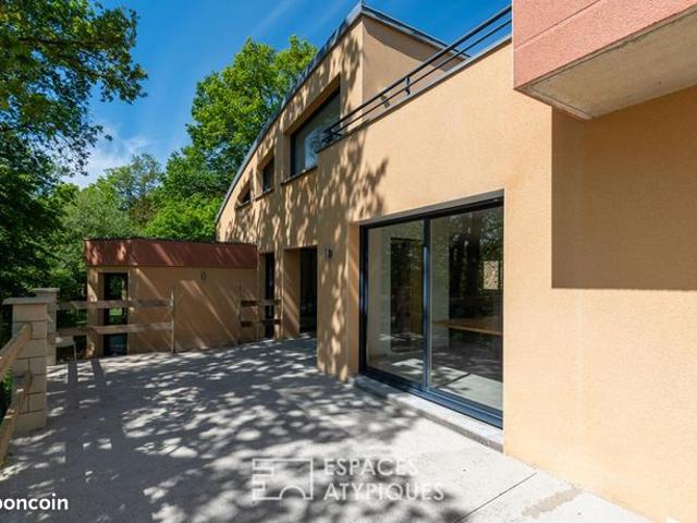 Maison 7 pièces 230 m²