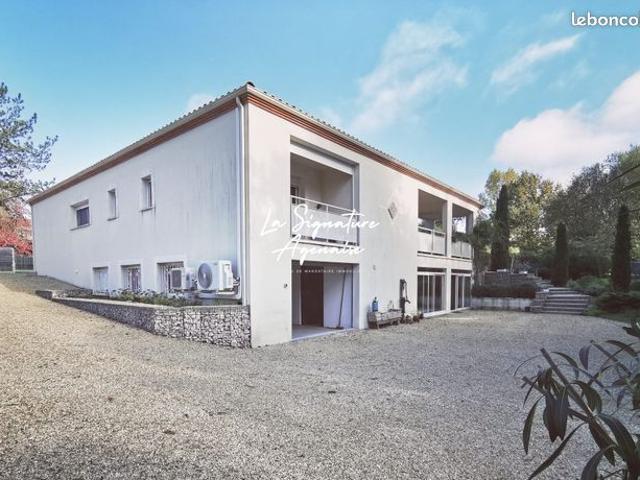 Maison 7 pièces 230 m²
