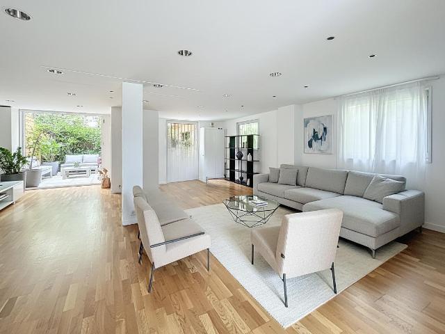 Maison 7 pièces 230 m²