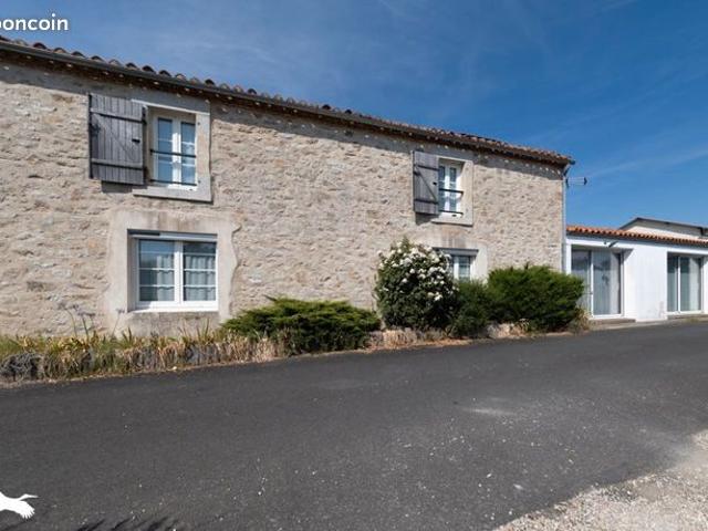 Maison 7 pièces 230 m²