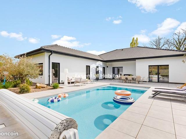 Maison 7 pièces 230 m²