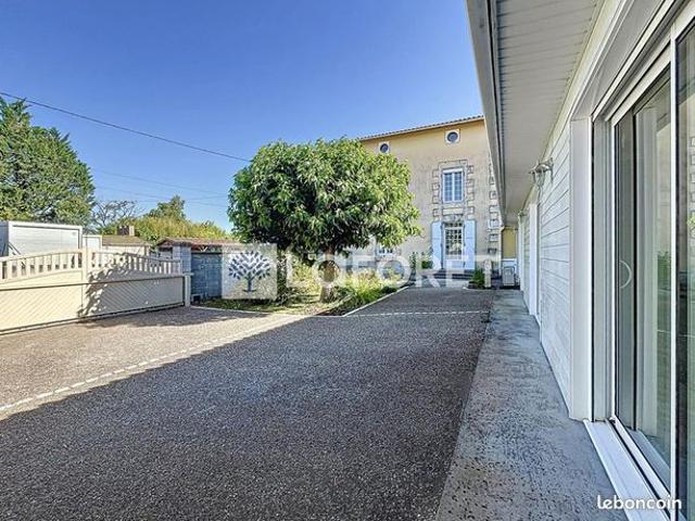 Maison 7 pièces 230 m²
