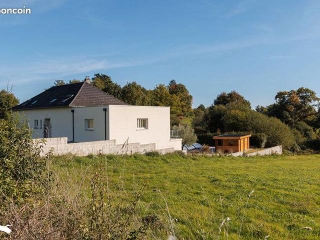 Maison 7 pièces 230 m²
