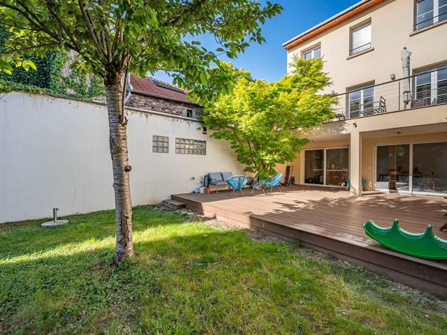 Maison 7 pièces 230 m²