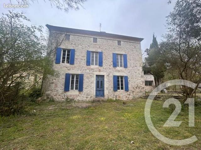 Maison 7 pièces 230 m²