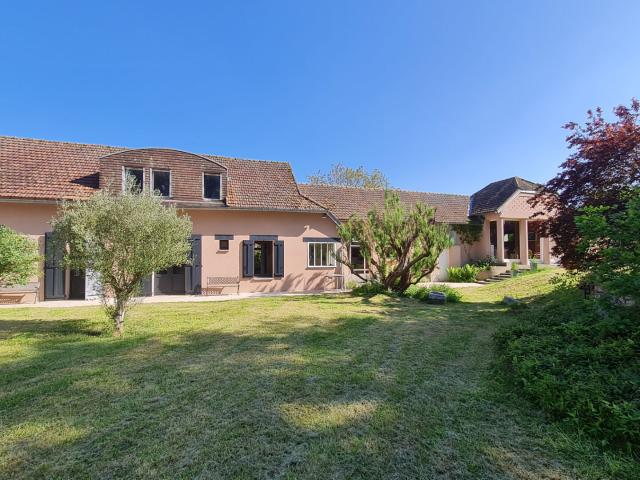 Maison 7 pièces 230 m²