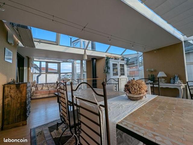 Maison 7 pièces 230 m²