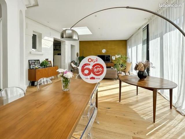Maison 7 pièces 230 m²