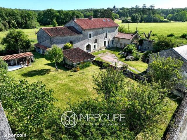 Maison 7 pièces 230 m²