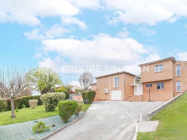 Maison 7 pièces 230 m²