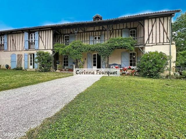 Maison 7 pièces 230 m²