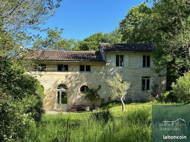 Maison 7 pièces 230 m²