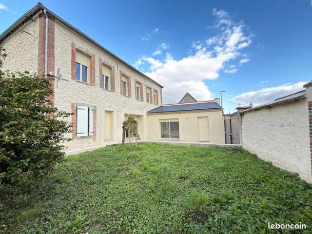 Maison 7 pièces 230 m²