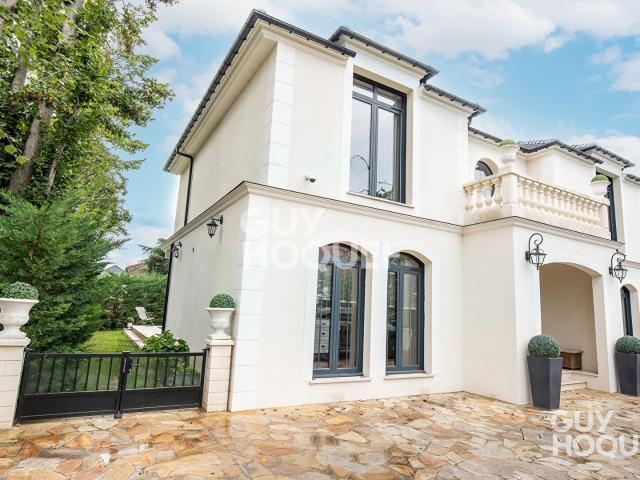 Maison 7 pièces 230 m²