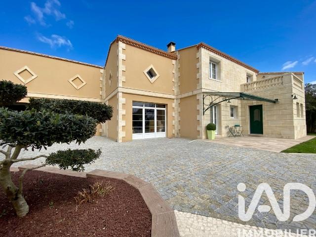 Maison 7 pièces 230 m²