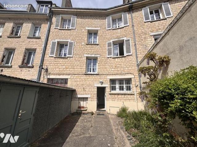 Maison 7 pièces 230 m²