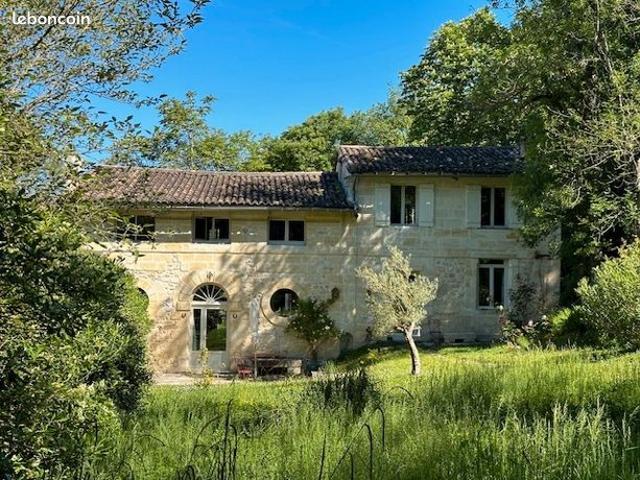 Maison 7 pièces 230 m²