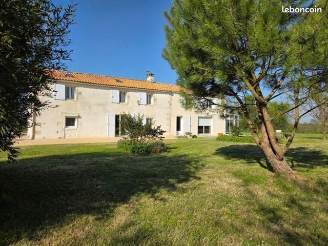 Maison 7 pièces 230 m²