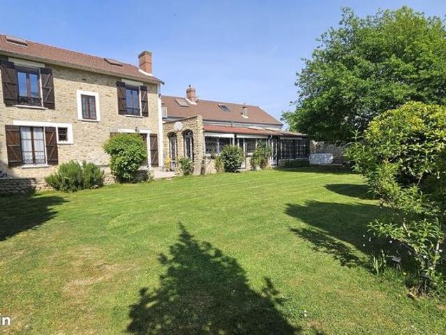 Maison 7 pièces 230 m²
