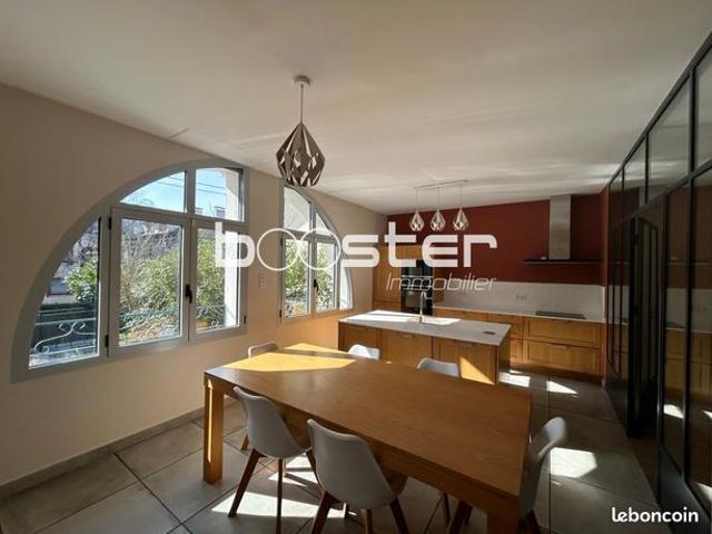 Maison 7 pièces 230 m²