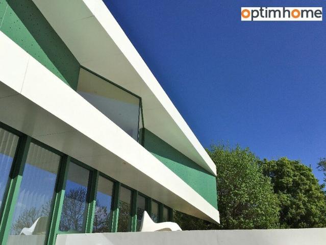 Maison 7 pièces 230 m²