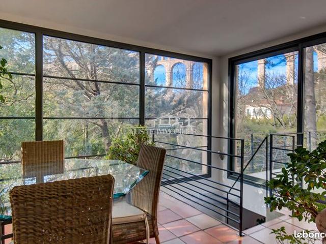 Maison 7 pièces 230 m²