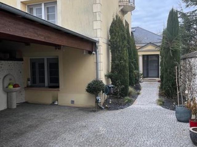 Maison 7 pièces 230 m²