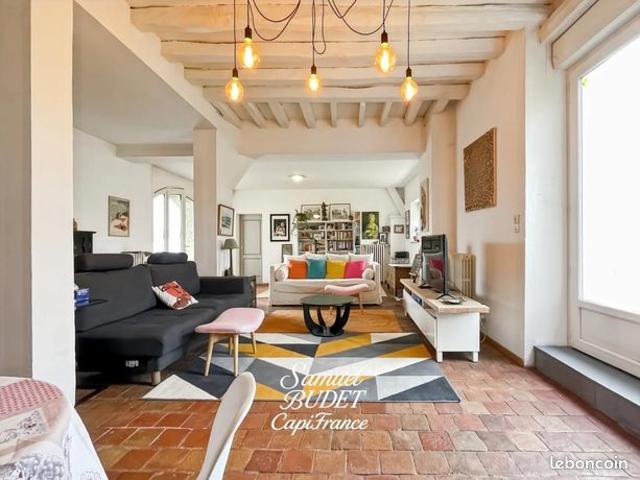 Maison 7 pièces 230 m²