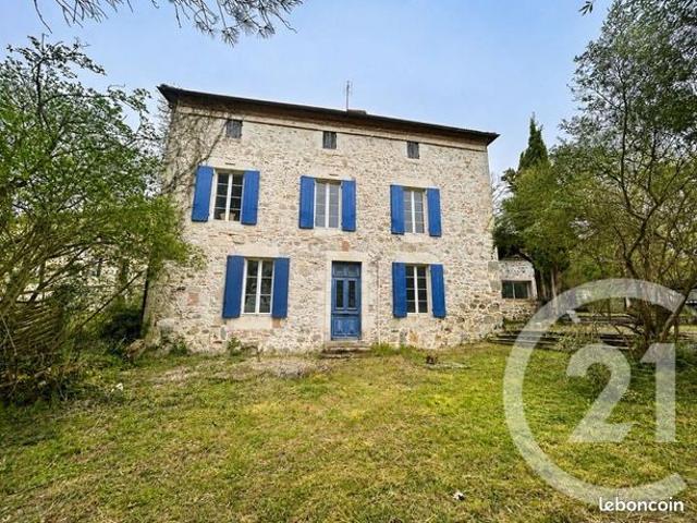 Maison 7 pièces 230 m²