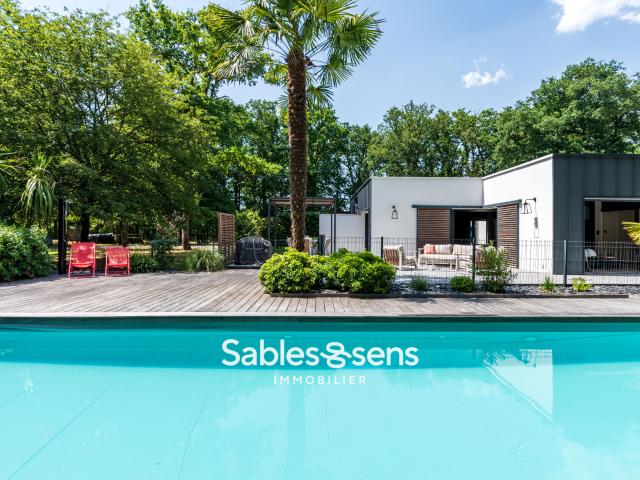 Maison 7 pièces 230 m²
