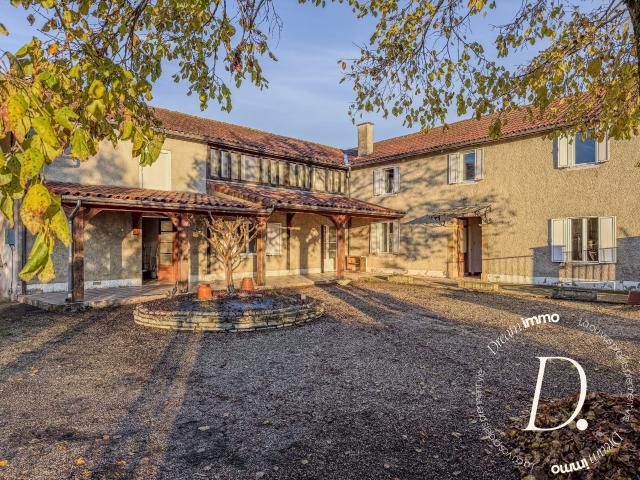 Maison 7 pièces 230 m²