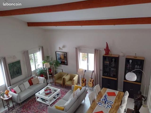 Maison 7 pièces 230 m²