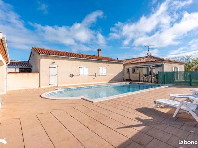 Maison 7 pièces 230 m²