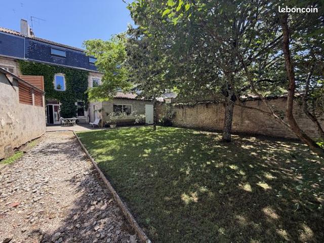 Maison 7 pièces 230 m²