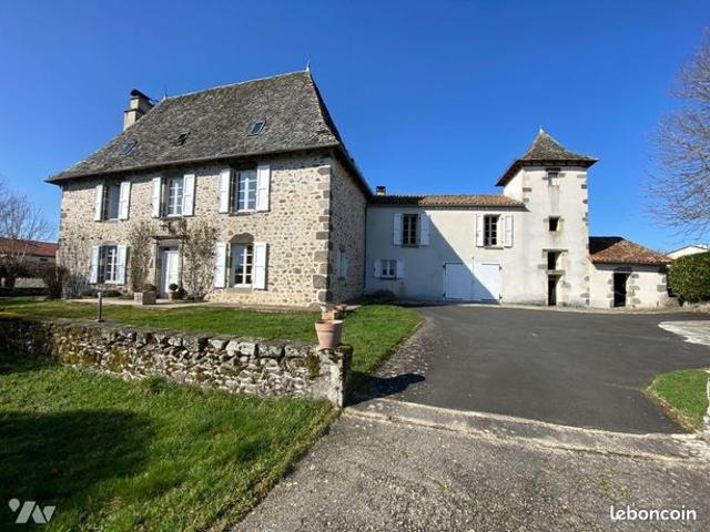 Maison 7 pièces 230 m²